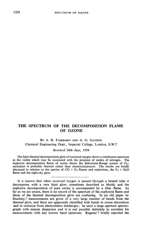The spectrum of the decomposition flame of ozone