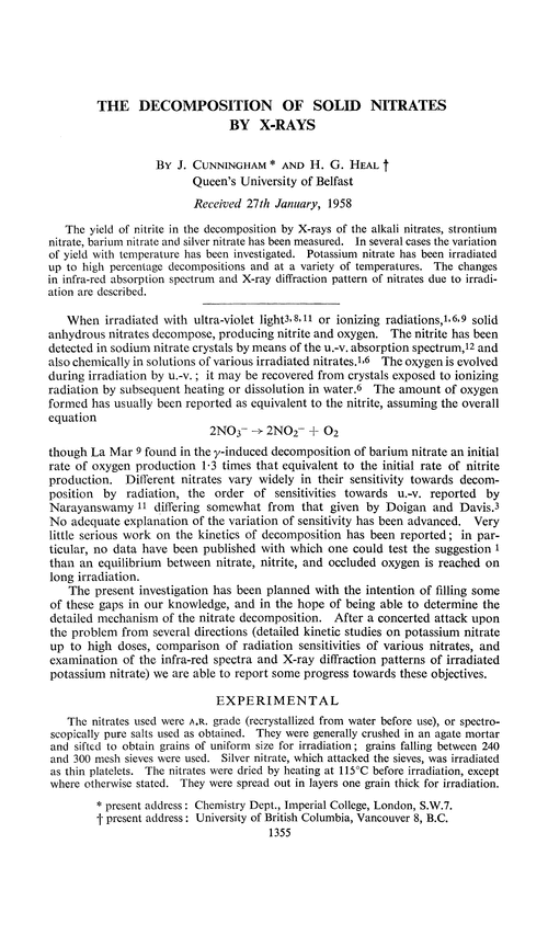 The decomposition of solid nitrates by X-rays