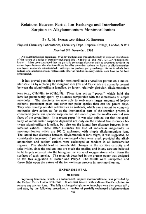 Relations between partial ion exchange and interlamellar sorption in alkylammonium montmorillonites