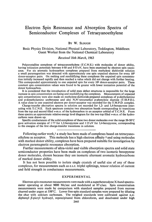 Electron spin resonance and absorption spectra of semiconductor complexes of tetracyanoethylene