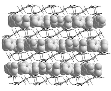 Graphical abstract: {[Cu(H2O)3][Cu(phmal)2]}n: a new two-dimensional copper(ii) complex with intralayer ferromagnetic interactions (phmal = phenylmalonate dianion)