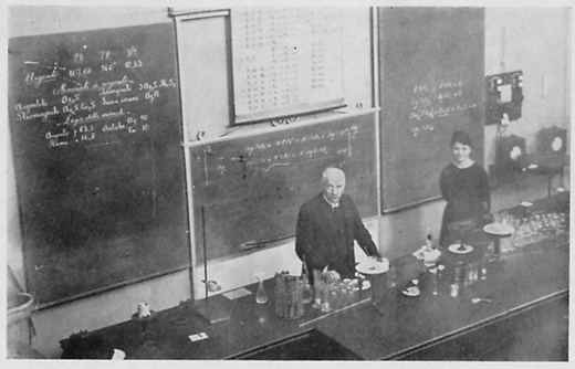 Giacomo Ciamician teaching in Bologna.