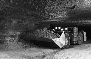 In pillar mining, the roof and the mined out land are supported with pillars of unextracted rock, with significant losses of oil shale, some 25%. Photo by H. Bauert.