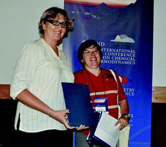 RSC Brazil representative Dr Elizabeth Magalhaes (right) with prize winner Aneta Pobudkowska-Mirecka (Warsaw University of Technology, Poland) at the ICCT and CALCON meeting in Búzios-RJ.